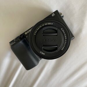 SONY ALPHA 6100